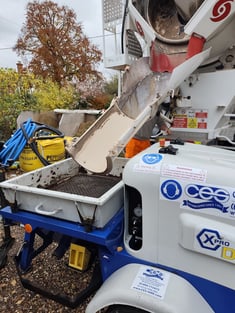 D140 and ready mix lorry pour
